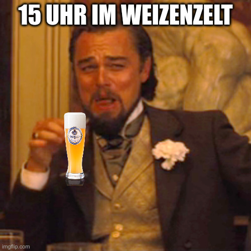 15 Uhr im Weizenzelt: Leonardo DiCaprio hält schelmisch grinsend ein gefülltes Gutmann Weizenglas in der Hand.