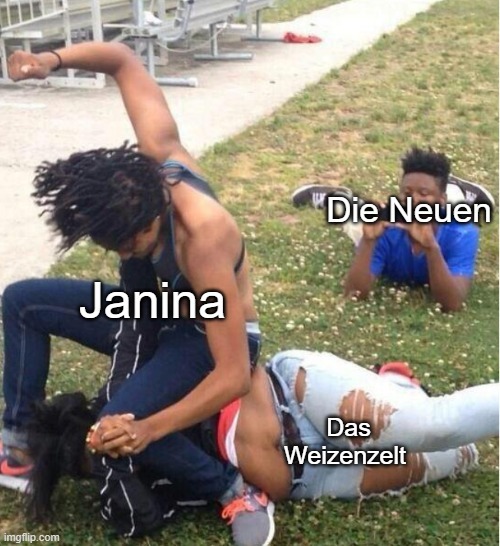 Eine Frau, beschriftet mit "Janina", schlägt auf eine andere Frau, beschriftet mit "Das Weizenzelt", ein, während ein Mann, beschriftet mit "Die Neuen", im Hintergrund auf der Wiese liegt und mit seinem Handy das ganze filmt.
